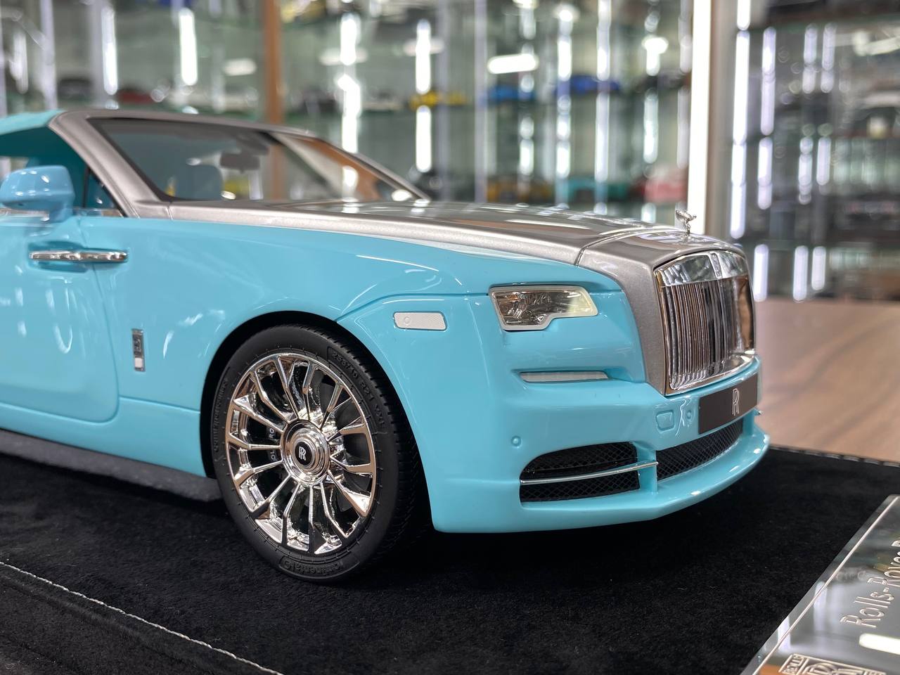 1/18 Resin Model – Rolls Royce Dawn | H&H |Tiffany