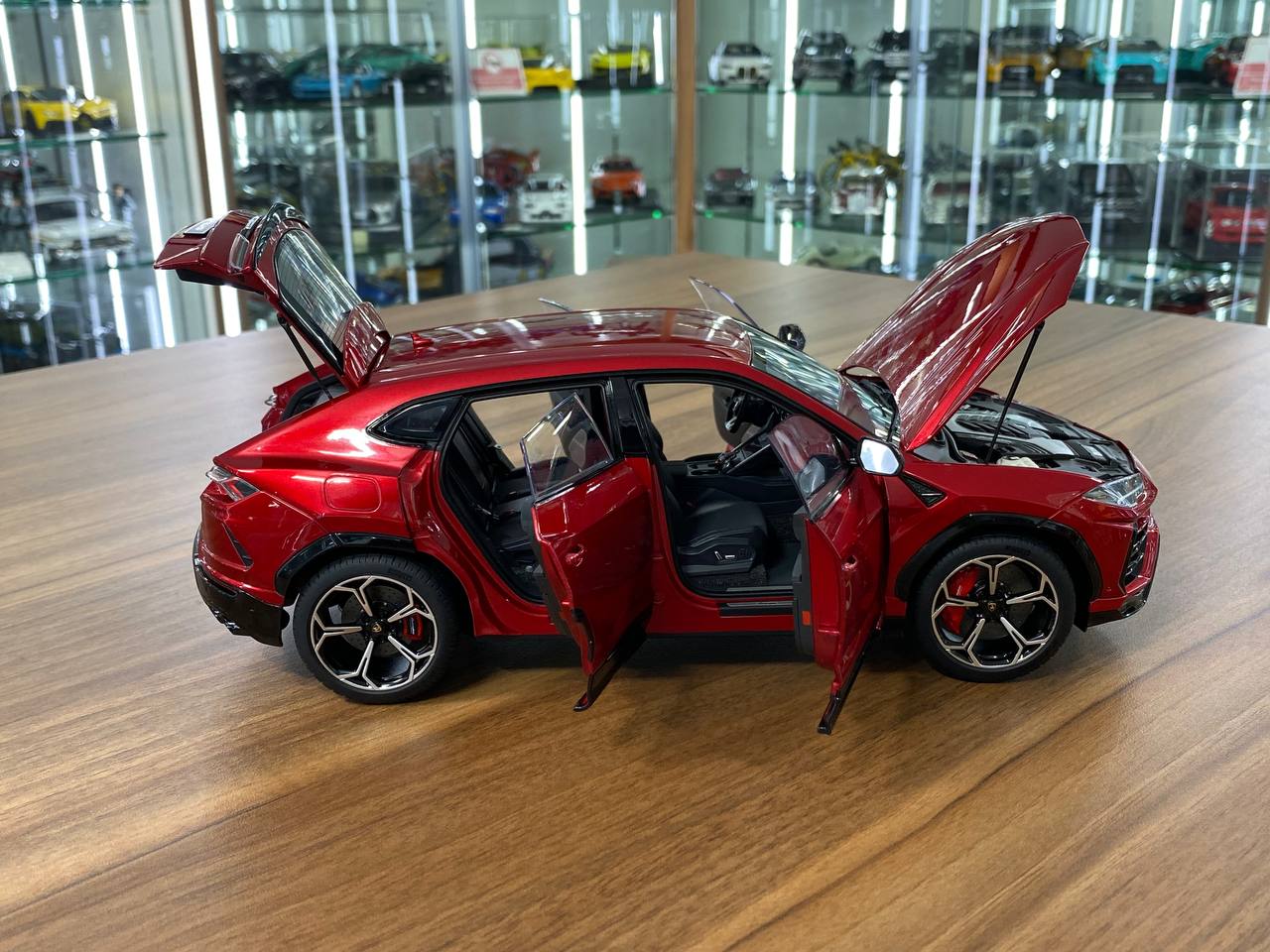 1/18 Diecast Lamborghini Urus Red Autoart Scale Model Car