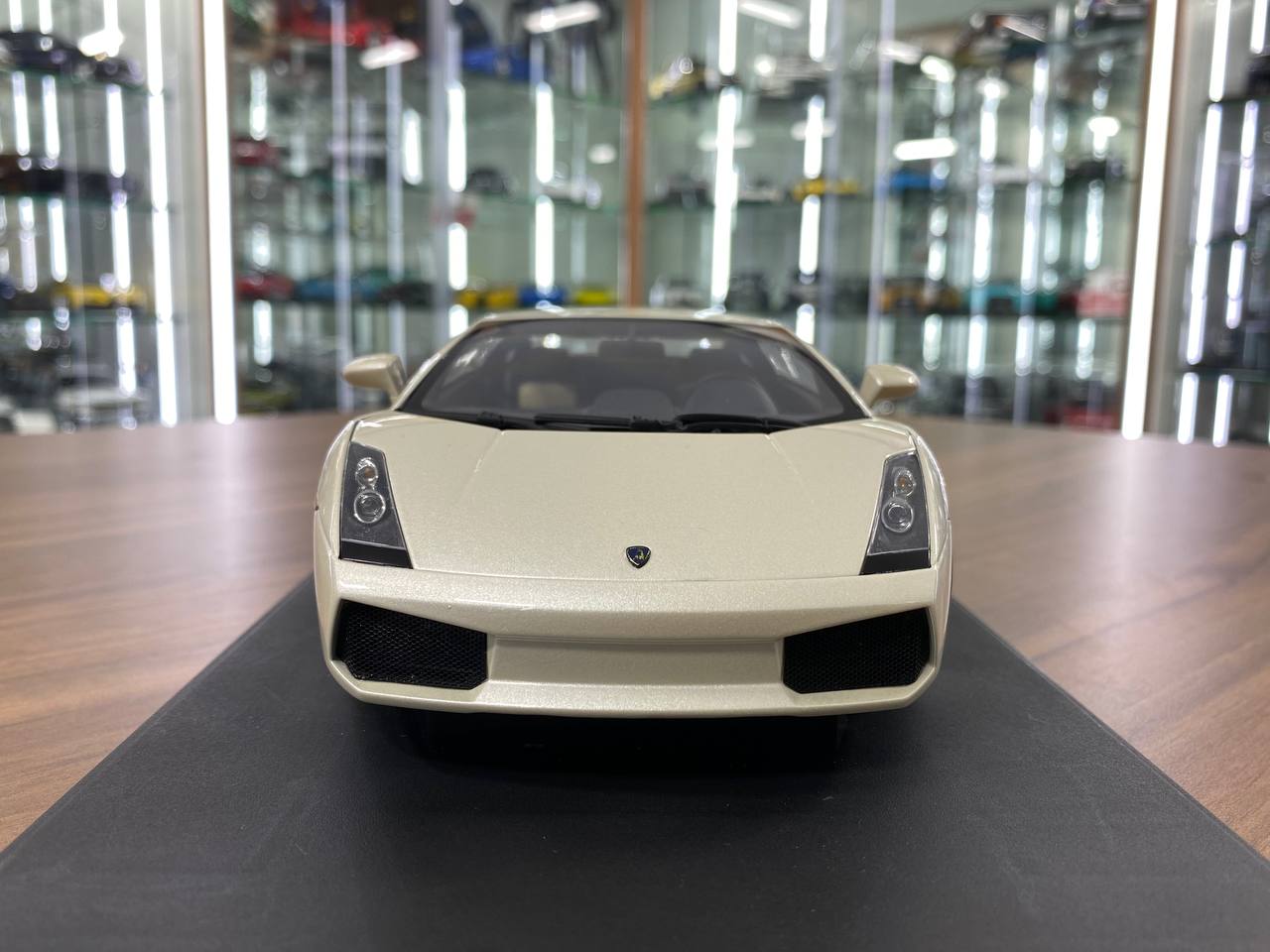 1/18 Diecast Metal Model – Lamborghini Gallardo | AUTOart | Full Opening | Balloon White