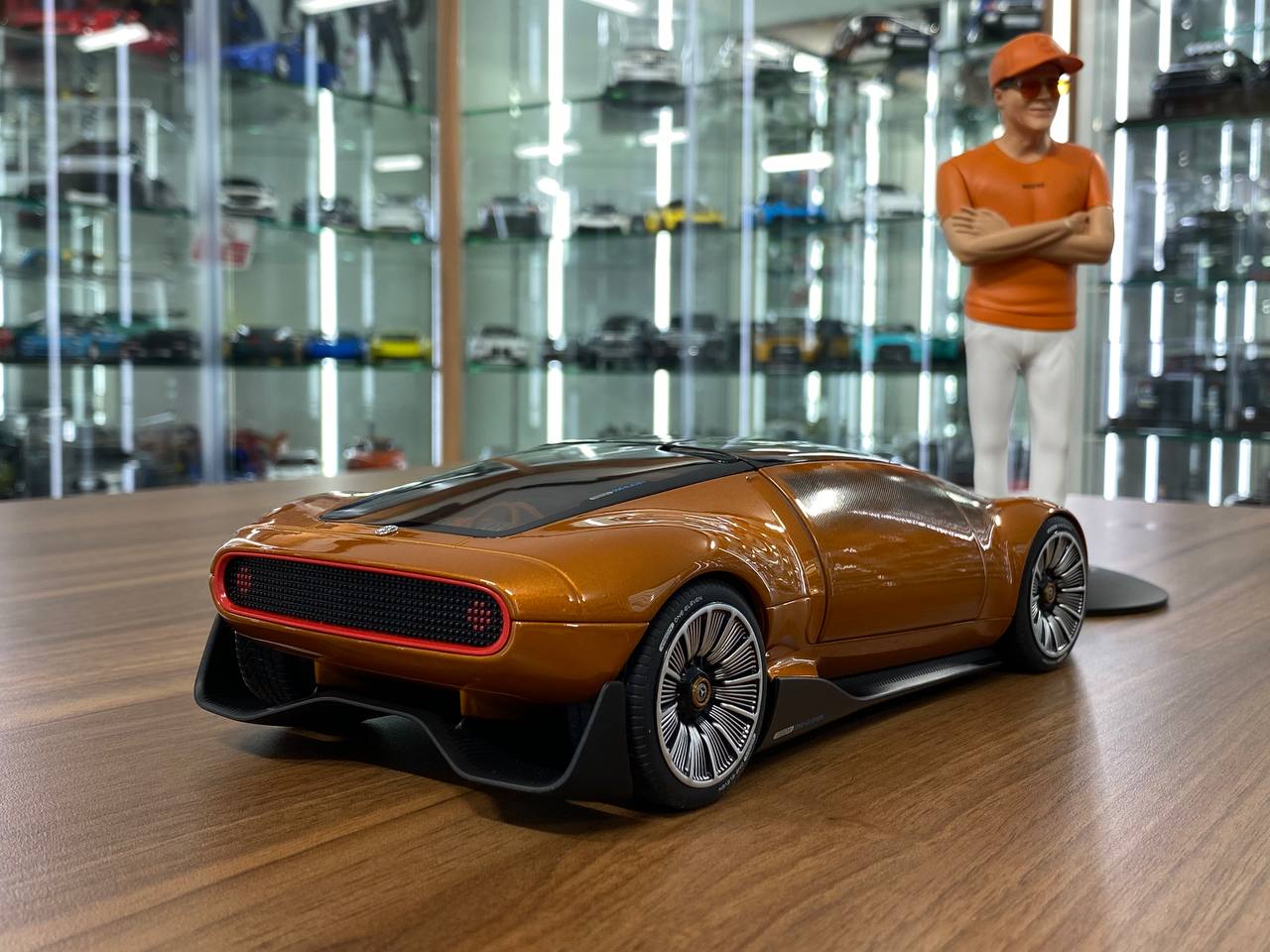 1/12 Diecast Model – Mercedes-Benz Vision One-Eleven | NZG Modelle GmbH Dealer Edition | Golden Wagener | Limited 1111 pcs | Full Opening