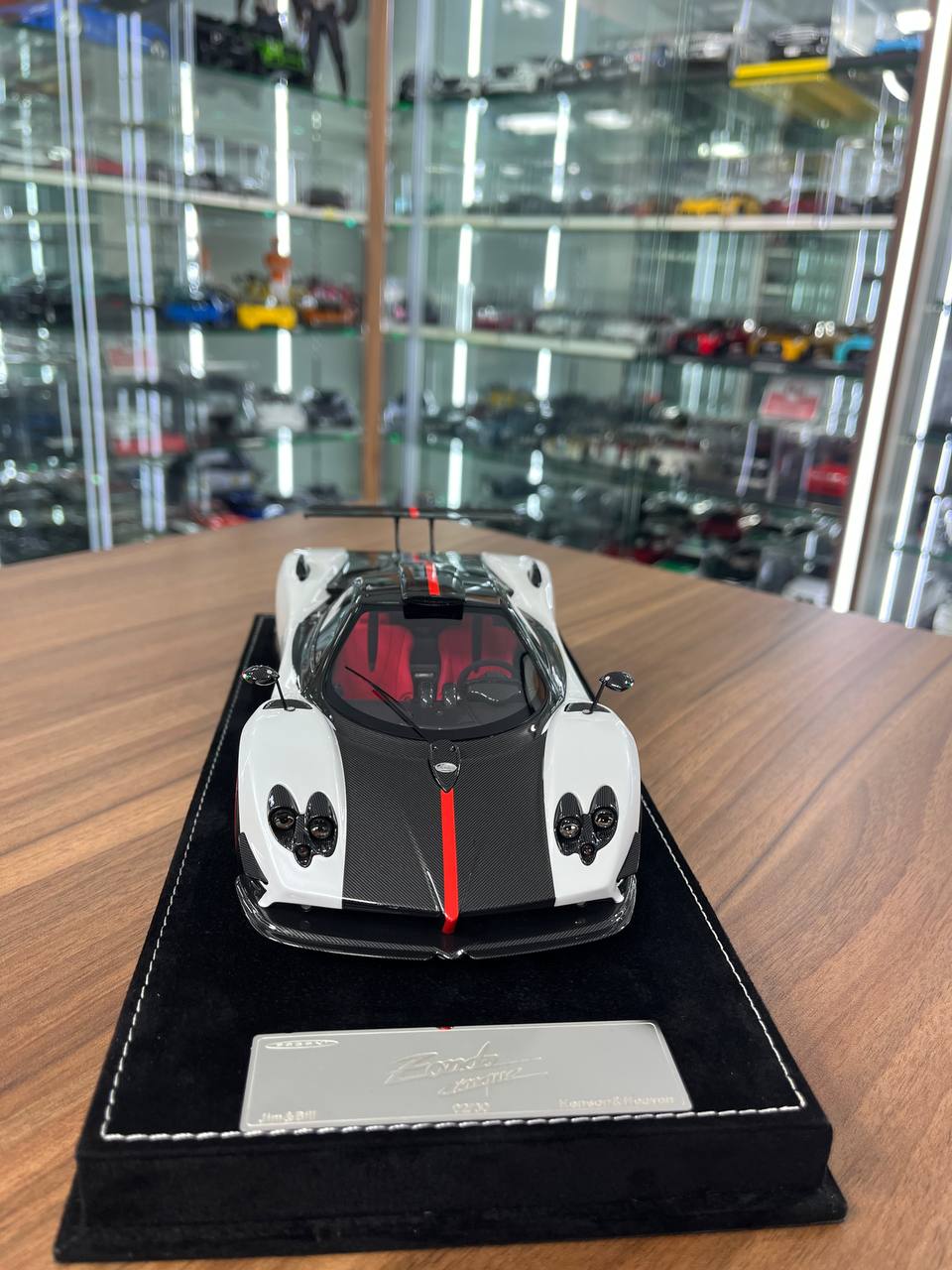 1/18 H&H Pagani Zonda Cinque Resin Model White/Carbon Fiber | Limited 30 pcs