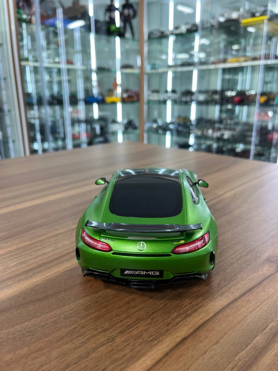 1/18 Diecast Norev Mercedes-Benz AMG GT Black Series – Green Hell Magno |
