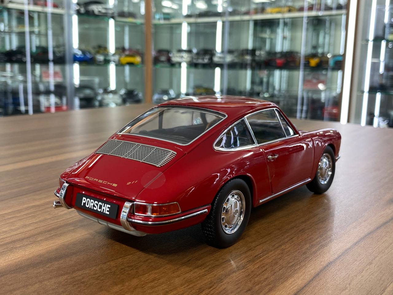 1/18 KYOSHO Porsche 911 (901) Signal Red | Full-Opening Diecast Model