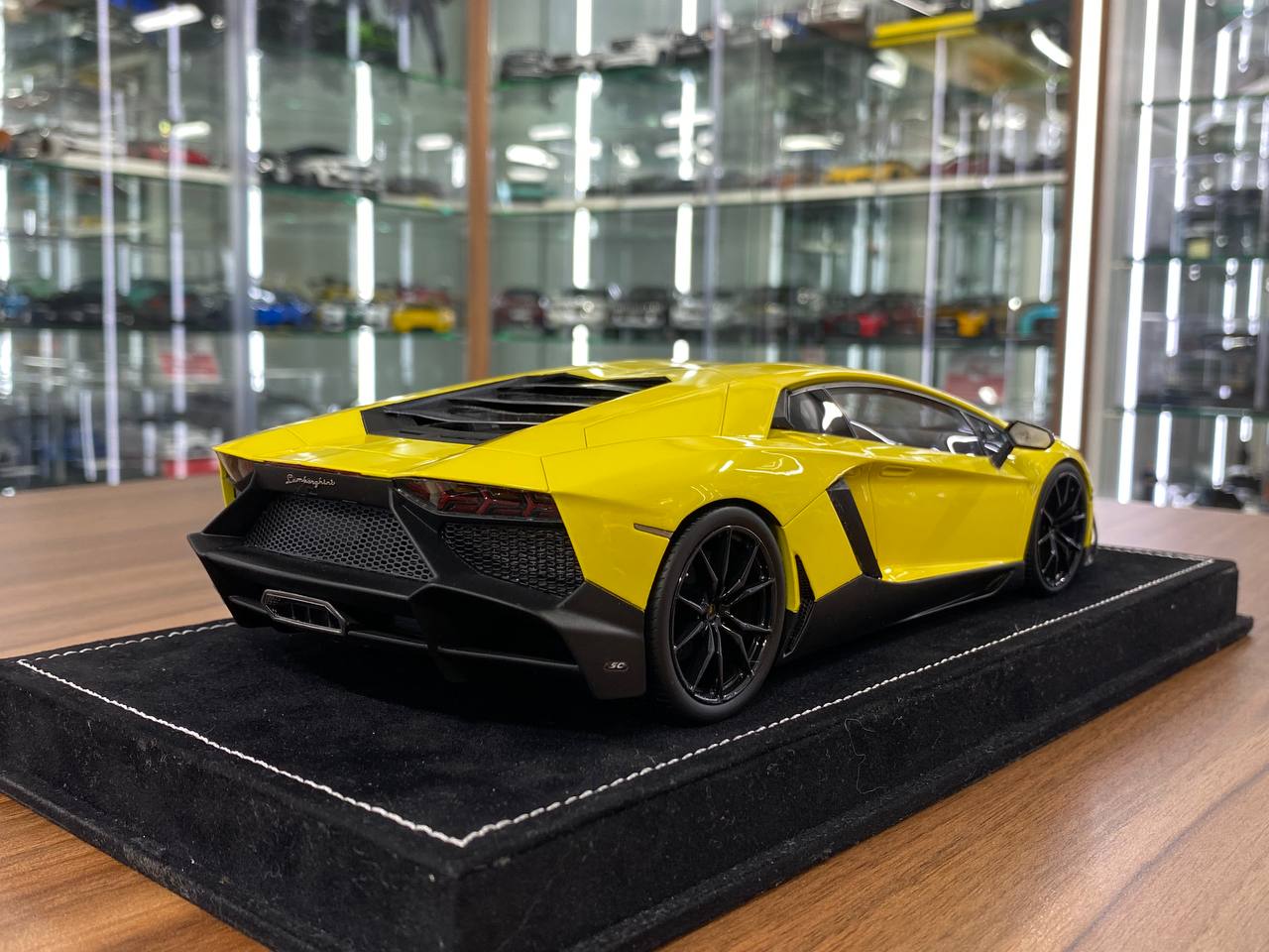 1/18 MR Collection Lamborghini Aventador 50th Anniversario Yellow | Resin | Limited Edition