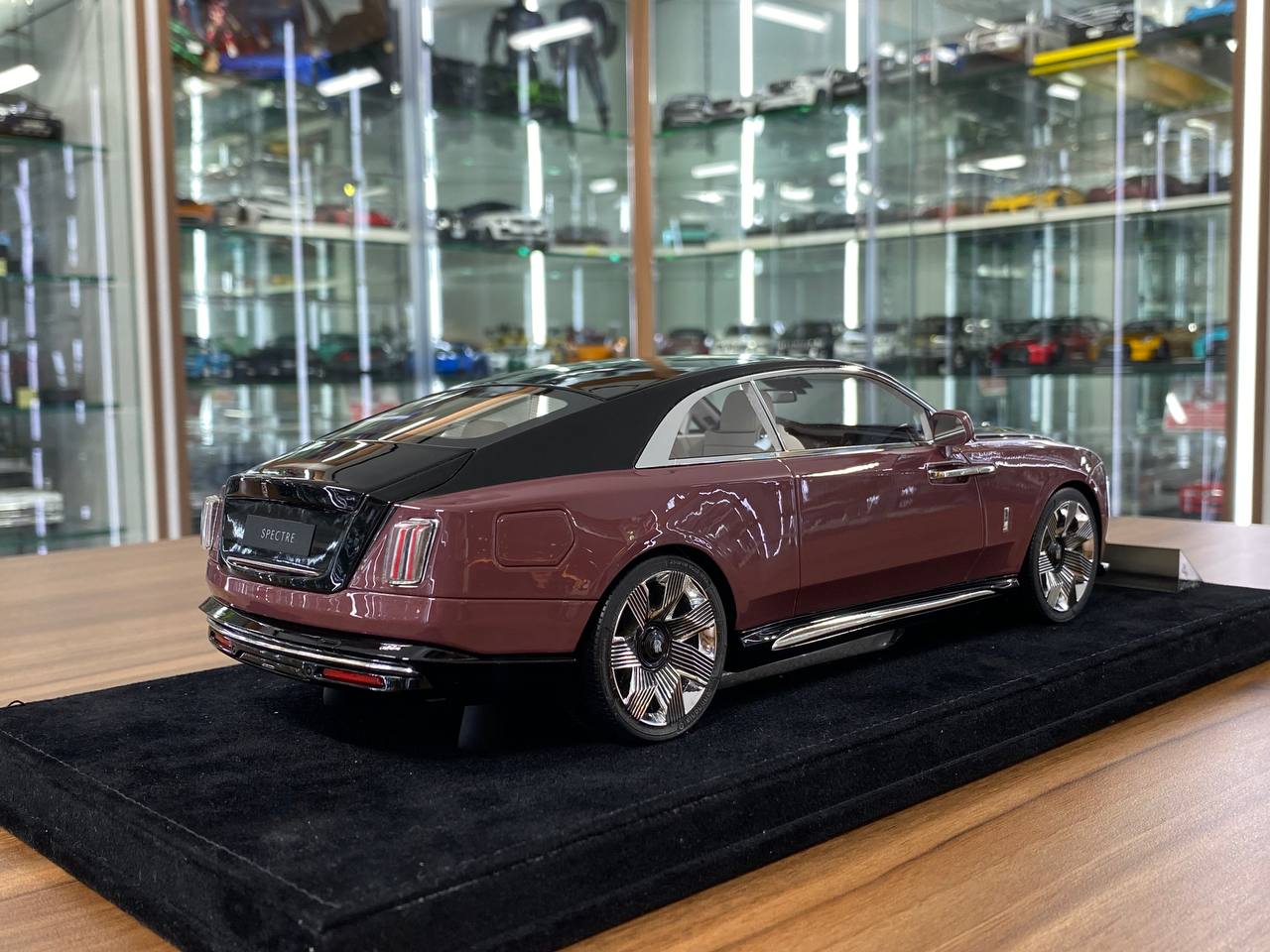 1:18 DF Models Rolls Royce Spectre Morganite Pink/Black | Limited Edition