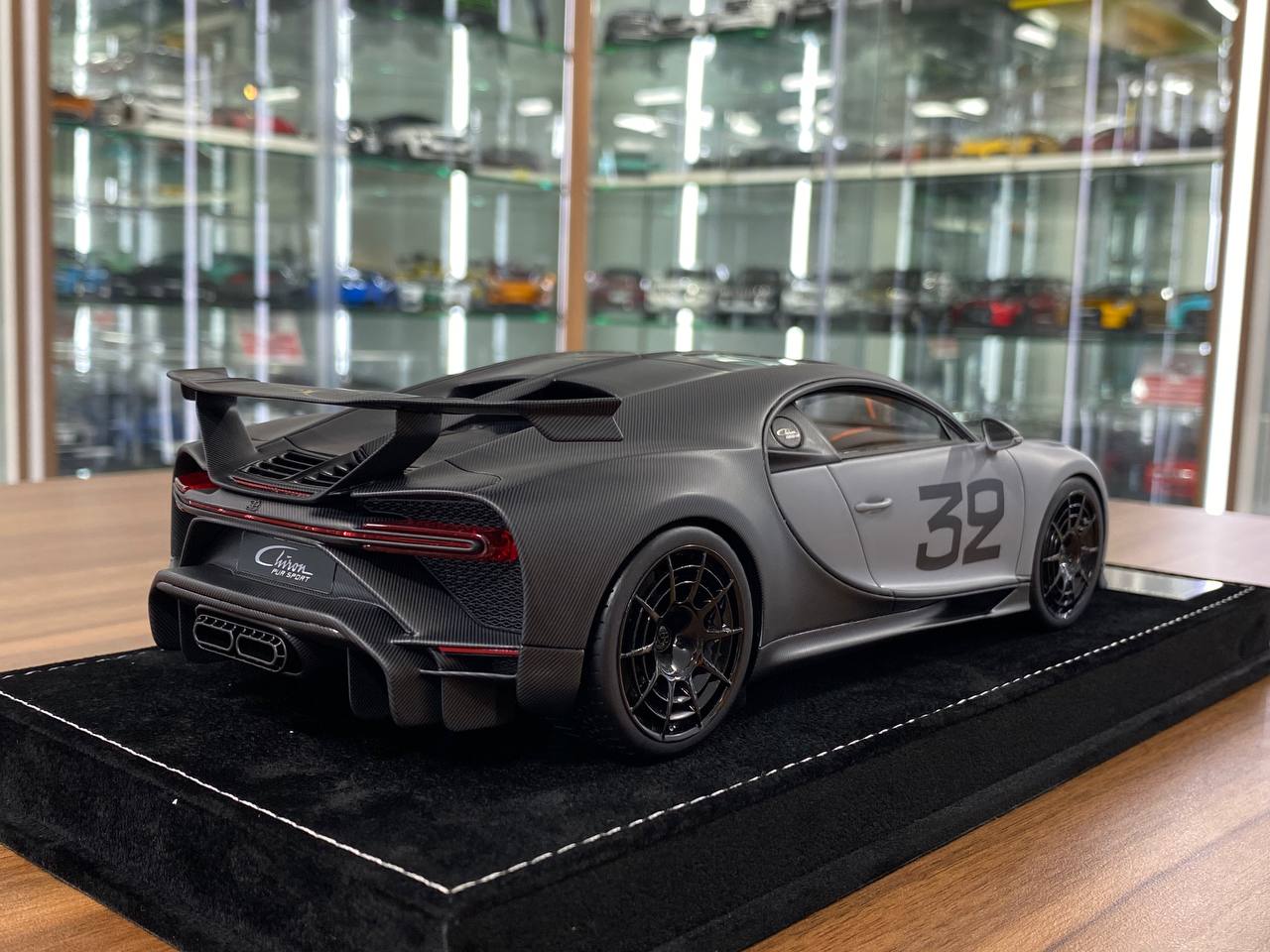 1/18 H&H Bugatti Chiron Pur Sport Grand Prix Jet Grey | Limited 30 pcs