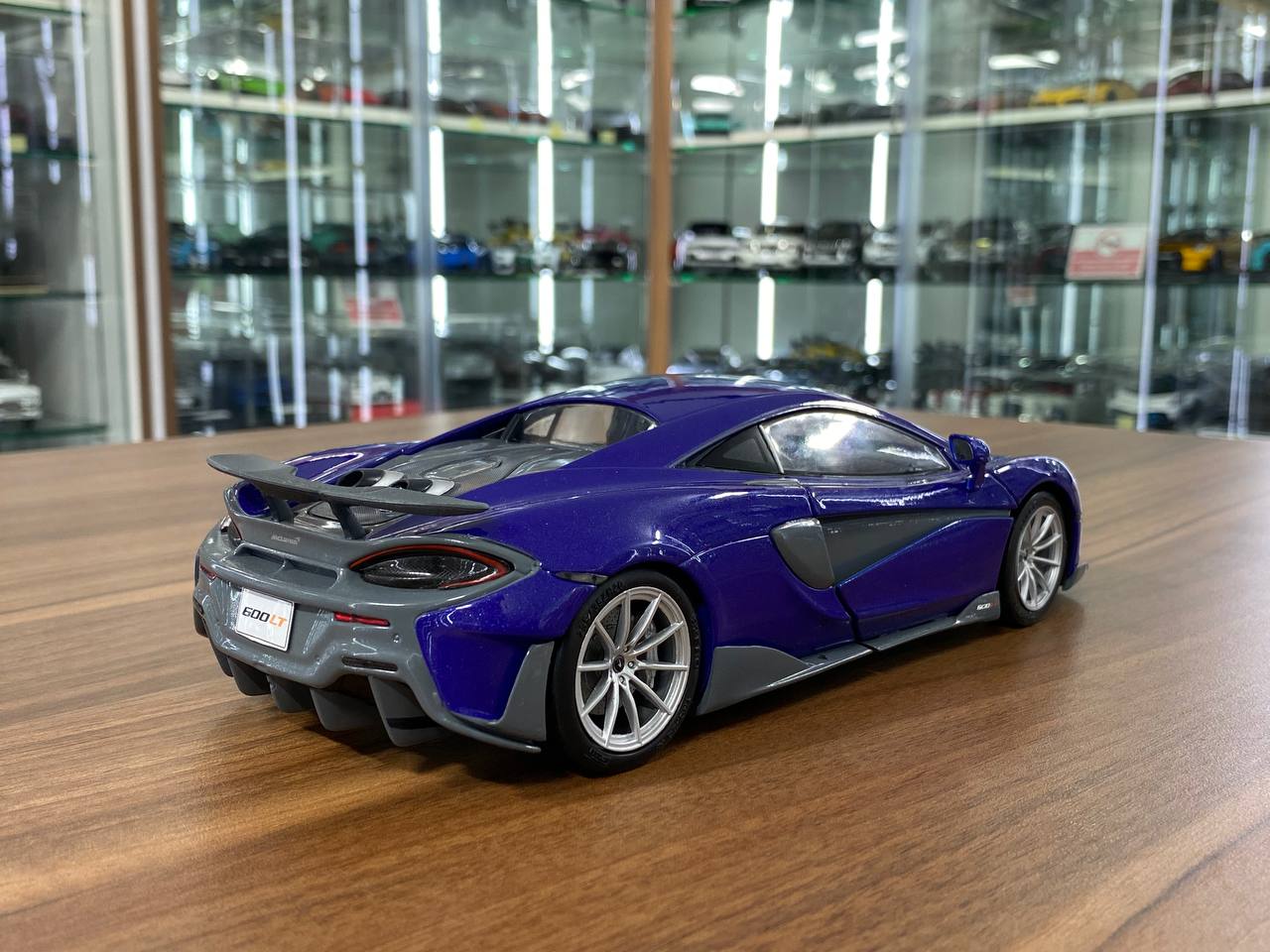 1/18 Diecast McLaren 600LT Coupe Purple Solido Miniature Model Car