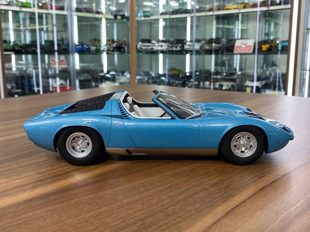 1/18 Resin Lamborghini Miura Roadster Blue GT Spirit Scale Model Car