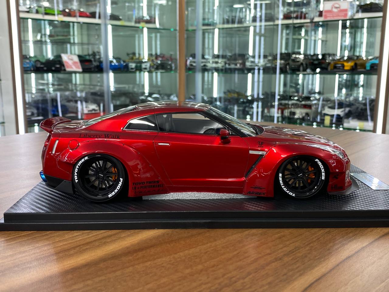 1/18 Resin Nissan GT-R R35 Liberty Walk Red One Model