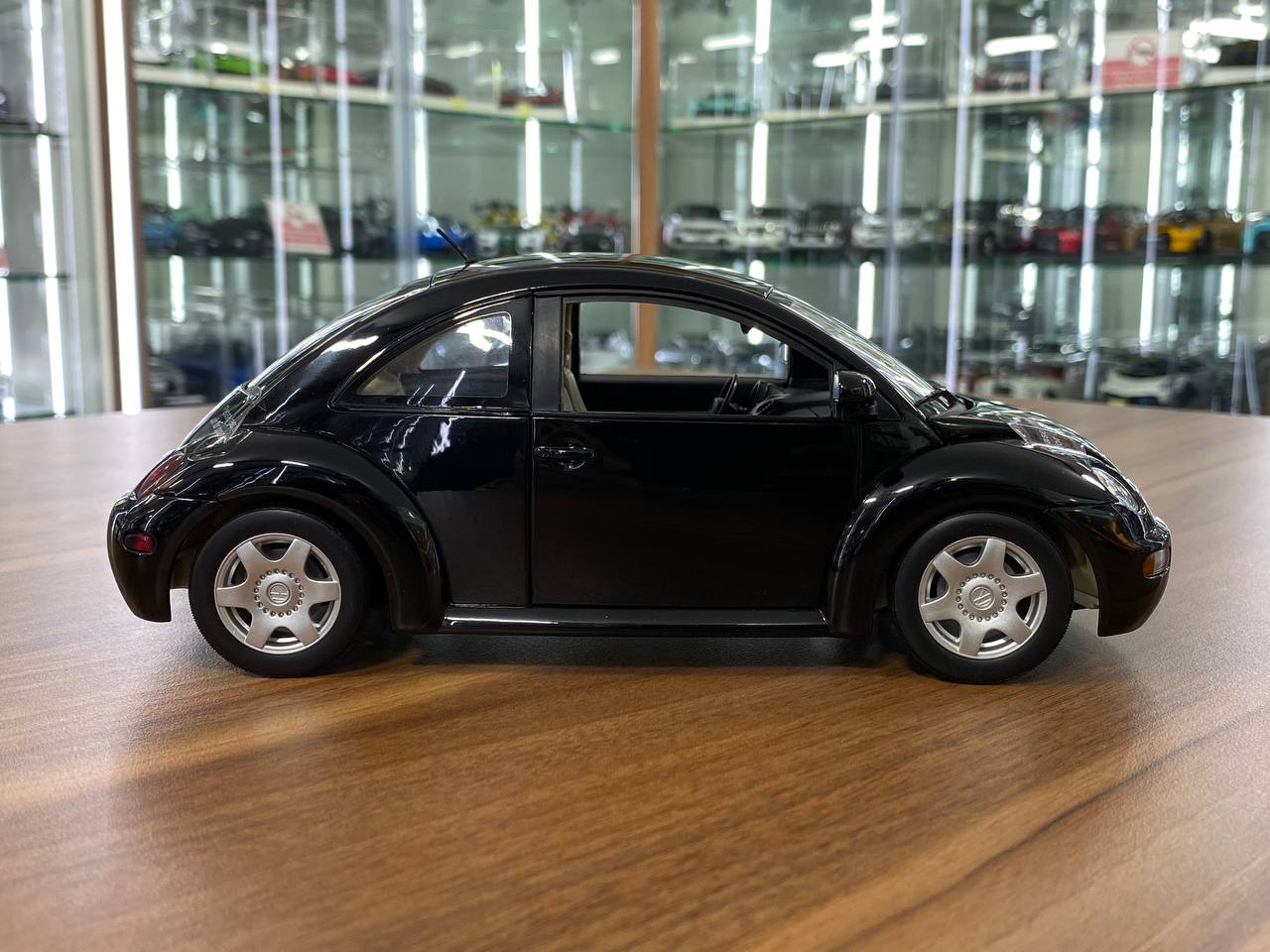 1/18 GATE G Volkswagen BEETLE COUPE BLACK Model Car