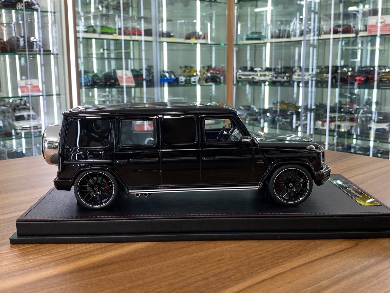 1/18 Mercedes-Benz G-63 Long Black Miniature car by VIP Models