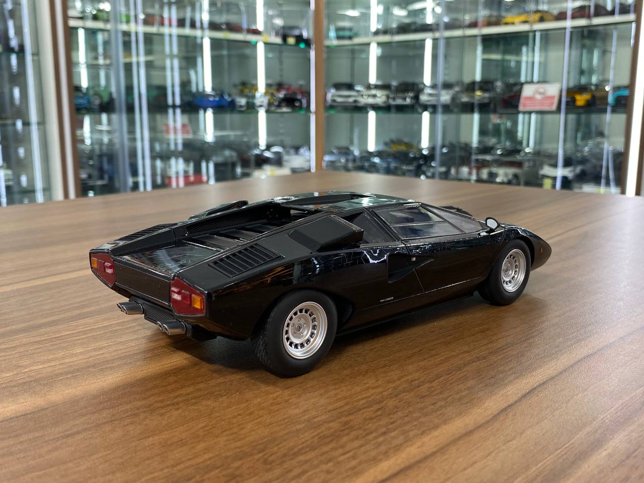 1/18 Diecast Lamborghini Countach LP 400 Black Kyosho Scale Model Car