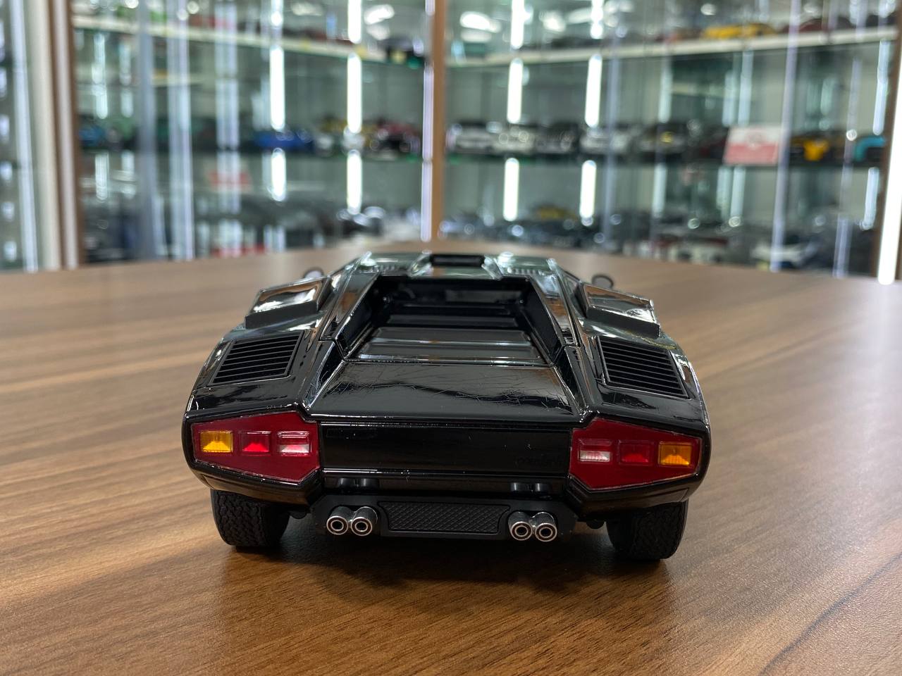 1/18 Diecast Lamborghini Countach LP 400 Black Kyosho Scale Model Car