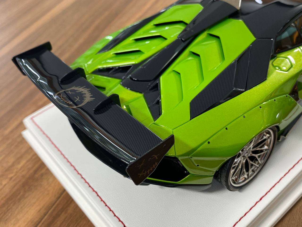 1/18 Resin Davis & Giovanni Lamborghini AVENTADOR SVJ LB Performance Verde Dorado, carbon roof Limited- 1 of 8pcs