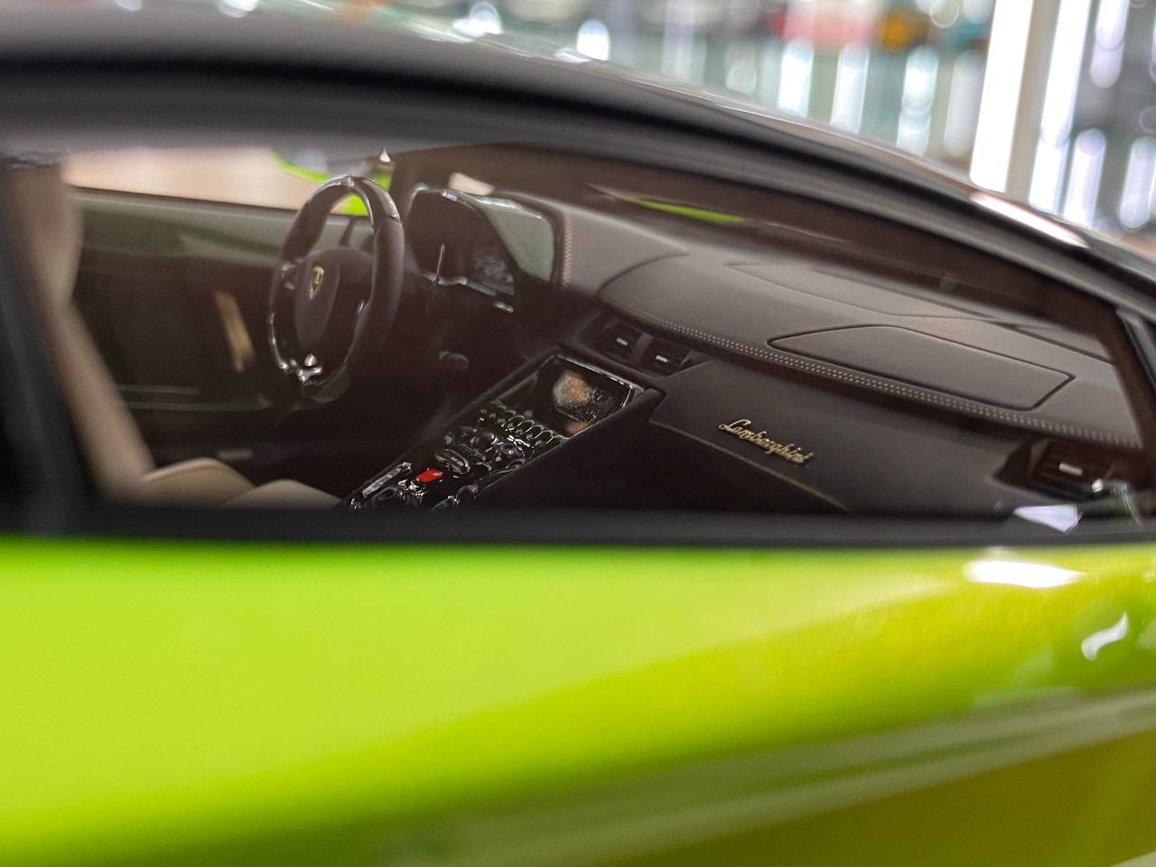 1/18 Resin Davis & Giovanni Lamborghini AVENTADOR SVJ LB Performance Verde Dorado, carbon roof Limited- 1 of 8pcs
