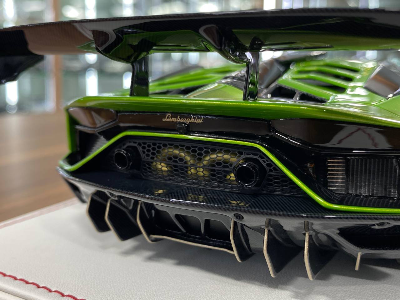 1/18 Resin Davis & Giovanni Lamborghini AVENTADOR SVJ LB Performance Verde Dorado, carbon roof Limited- 1 of 8pcs