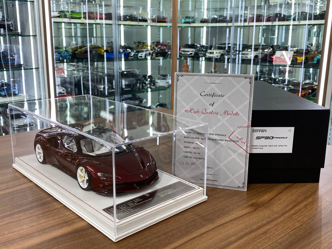 1/18 Davis & Giovanni Ferrari SF90 Stradale Novitec Metallic burgundy, black roof, white rims | Resin | Limited 6 pcs