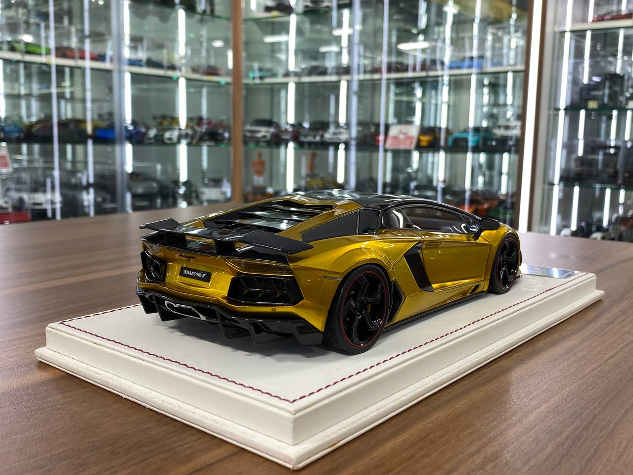 1/18 Resin Davis & Giovanni Lamborghini AVENTADOR LP 700-4 MANSORY with chrome gold , black / Red interior Limited Edition - 10 pcs