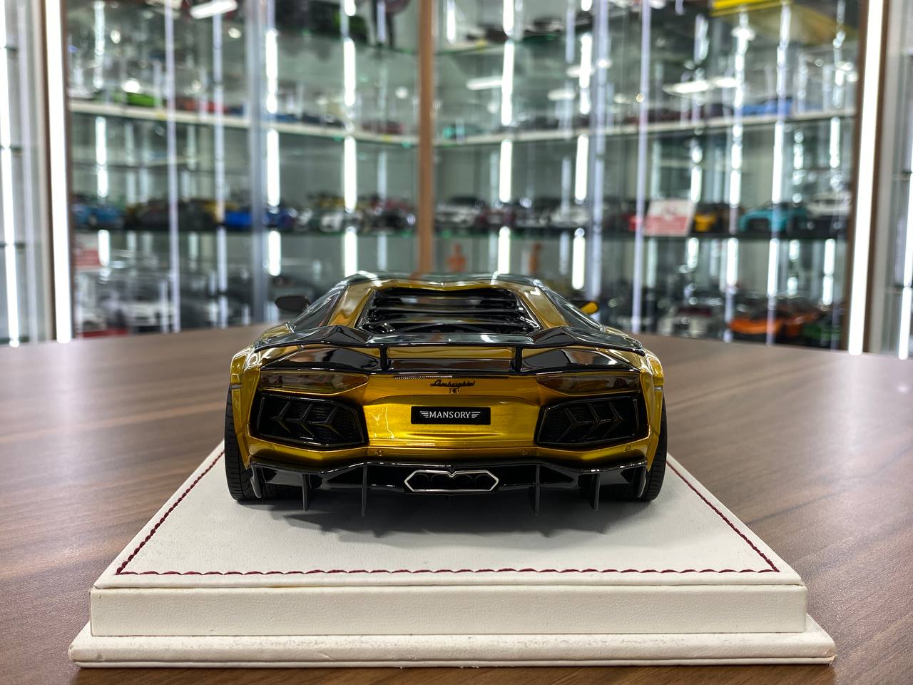 1/18 Resin Davis & Giovanni Lamborghini AVENTADOR LP 700-4 MANSORY with chrome gold , black / Red interior Limited Edition - 10 pcs