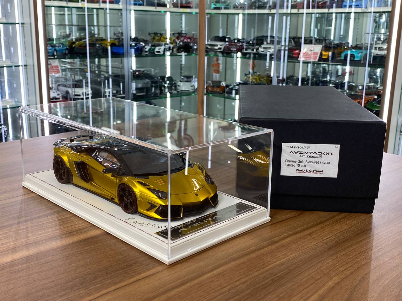 1/18 Resin Davis & Giovanni Lamborghini AVENTADOR LP 700-4 MANSORY with chrome gold , black / Red interior Limited Edition - 10 pcs