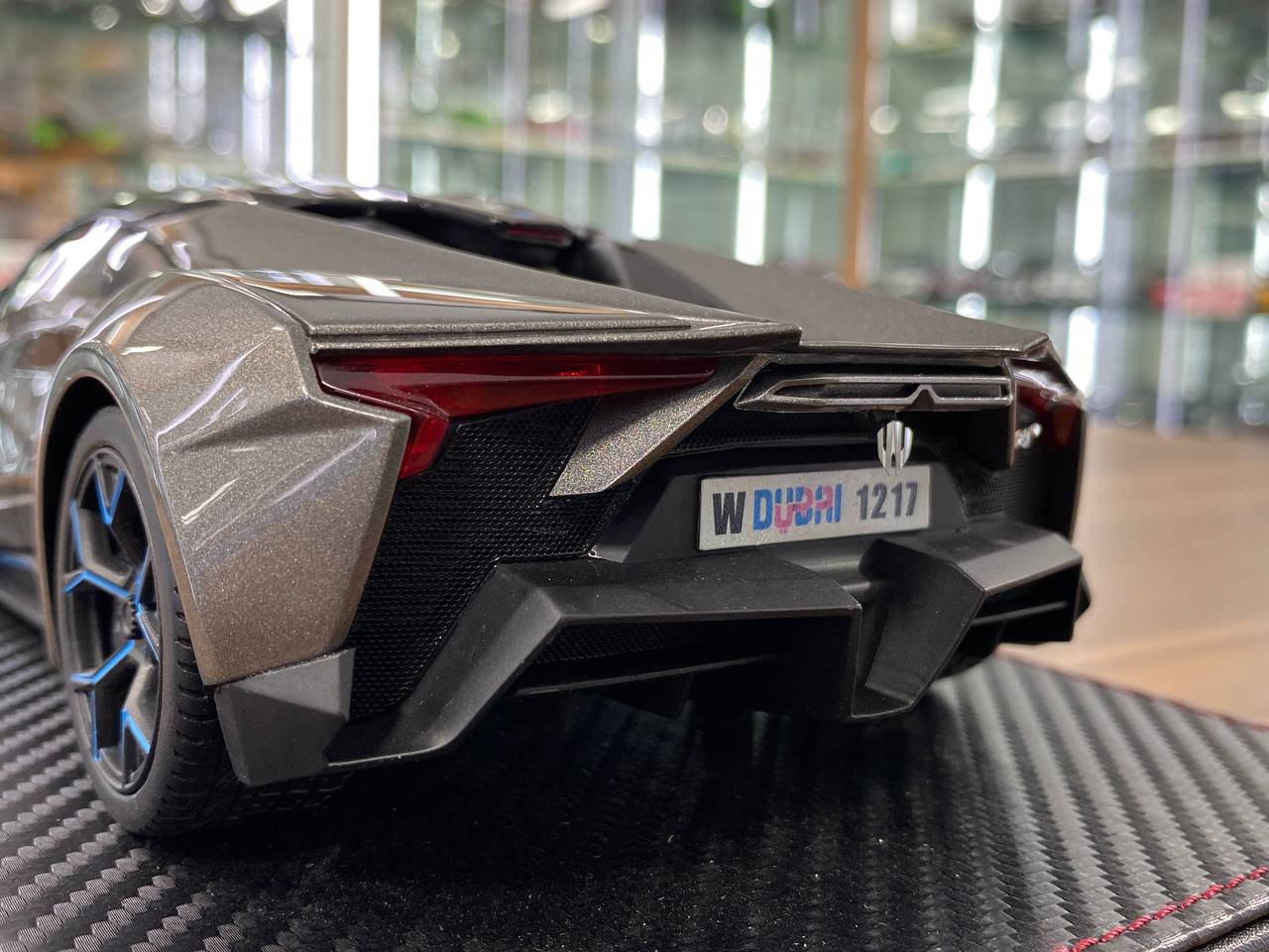 1/18 Resin W Motors Fenyr SuperSport with Grey Limited Edition - 3500 pcs