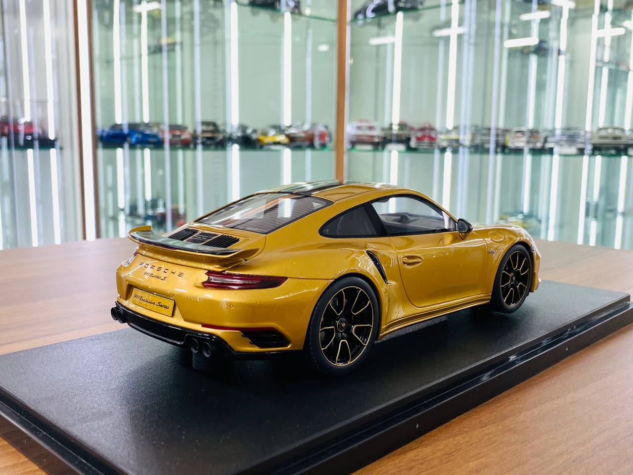 GT Spirit Porsche 911 Turbo S Resin Model - Gold | 1/18 Scale, Limited Edition