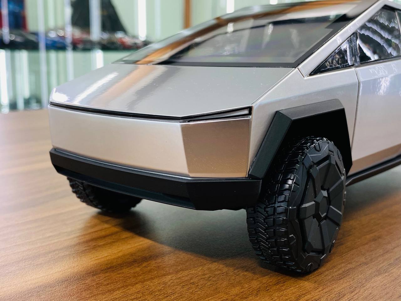 1/18 Tesla Diecast - Cyber truck in Striking Silver Finish Model Car