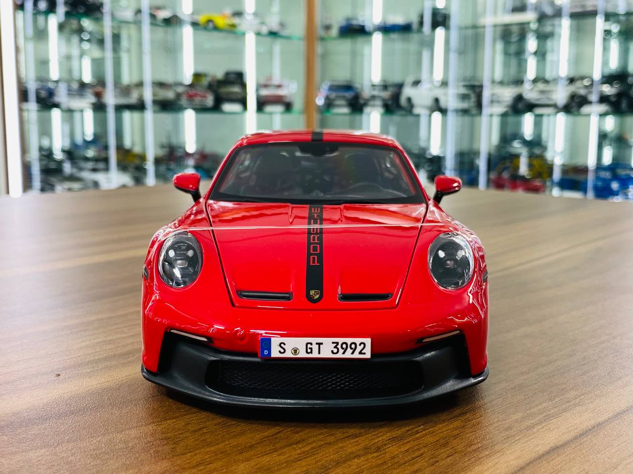 1/18 Diecast Maisto Porsche 911 GT3 red