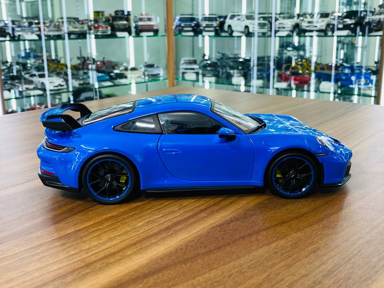 1/18 Diecast Maisto Porsche 911 GT3 blue