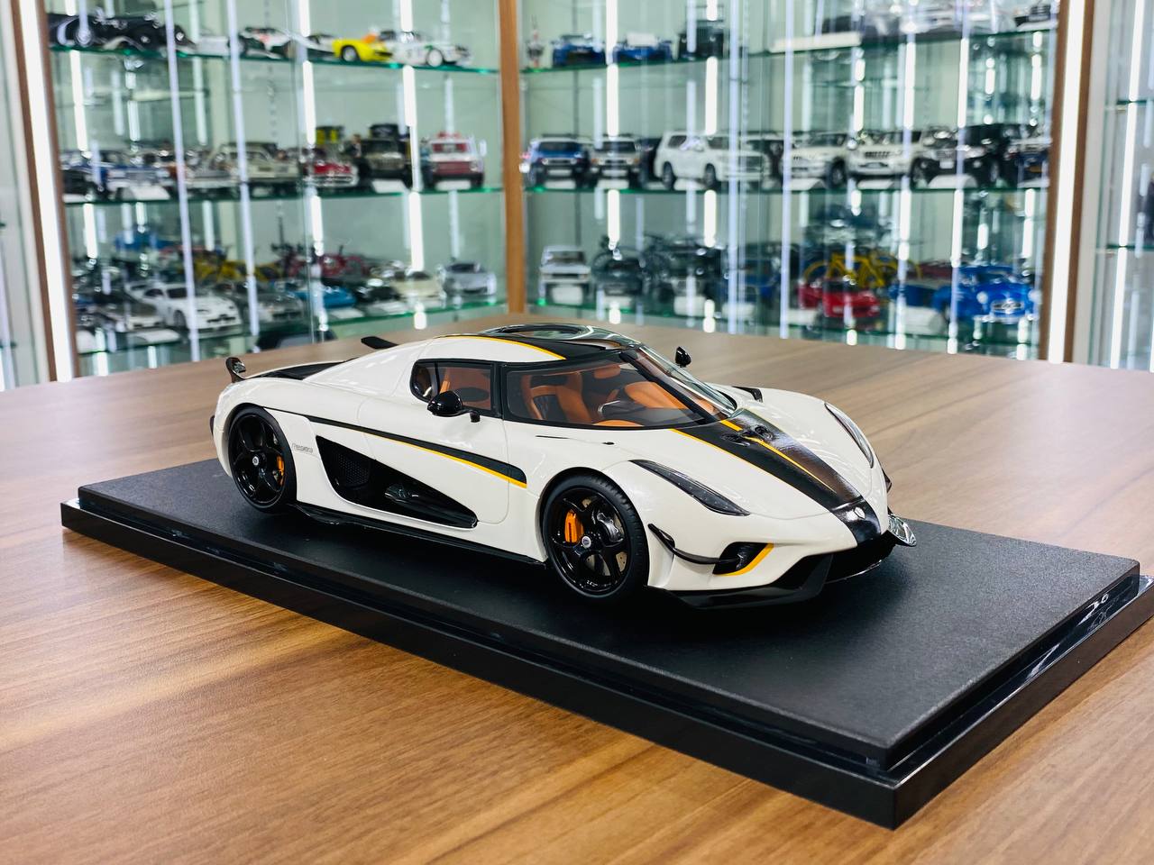 Frontiart 1/18 Koenigsegg Regera ホワイト AUTOart - 1:18