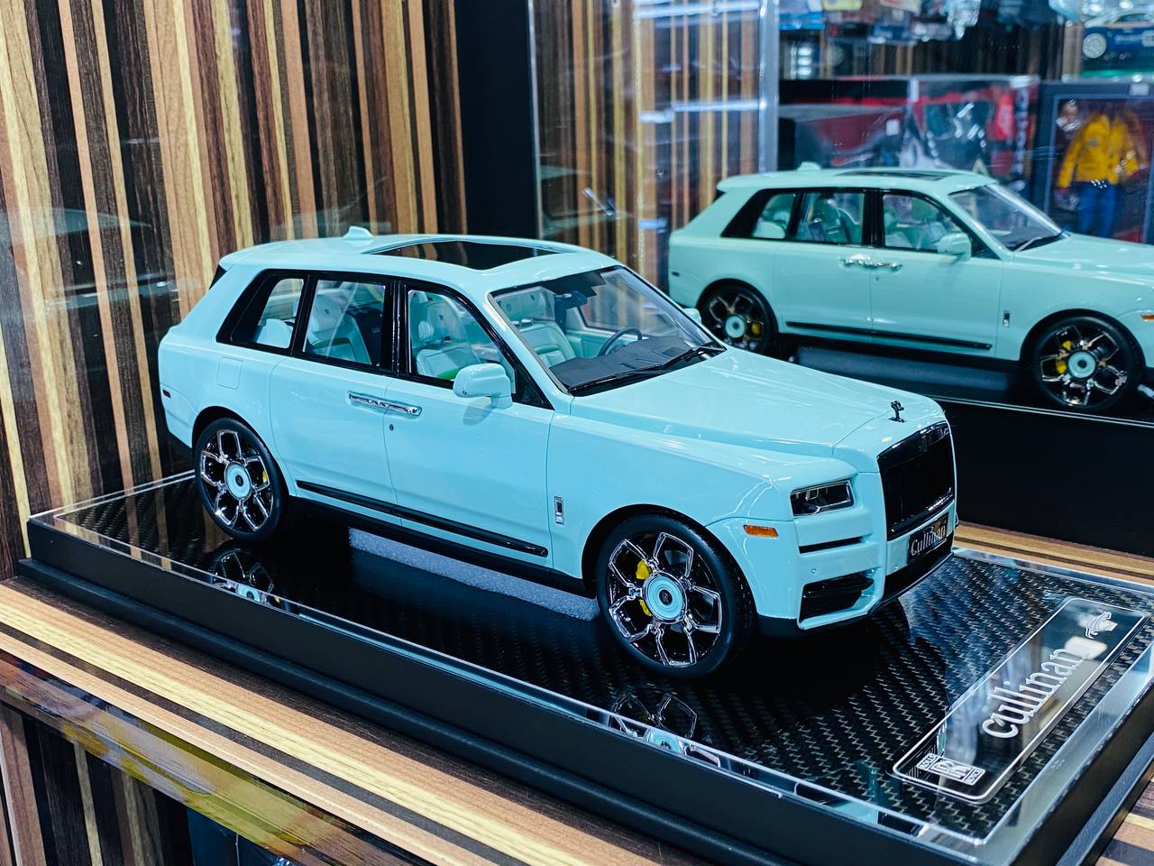 Exclusive YY Model Rolls Royce Cullinan Resin Model - Tiffany | Limited Edition!