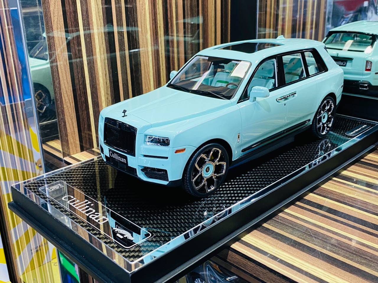 Exclusive YY Model Rolls Royce Cullinan Resin Model - Tiffany | Limited Edition!