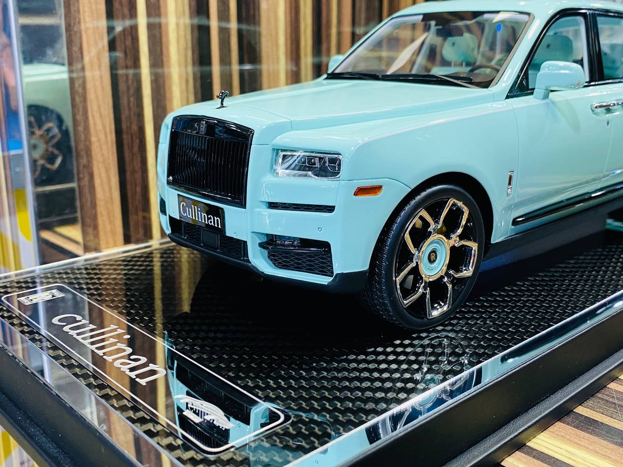 Exclusive YY Model Rolls Royce Cullinan Resin Model - Tiffany | Limited Edition!