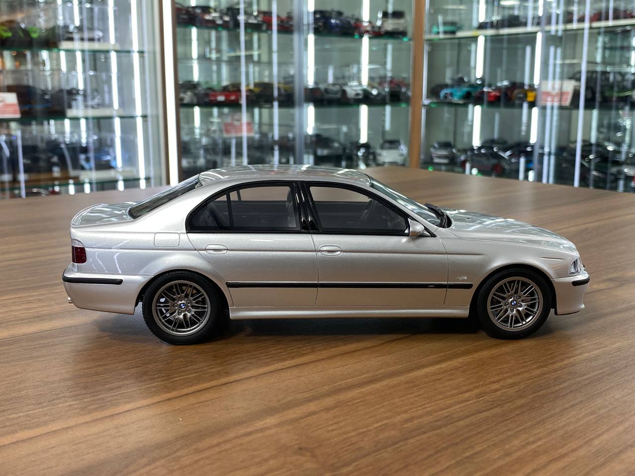 1/18 Resin BMW M5 E39 1998 - Silver by OttOMobile - Limited 4000 pcs