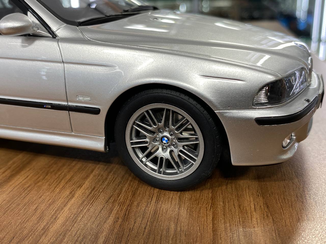 1/18 Resin BMW M5 E39 1998 - Silver by OttOMobile - Limited 4000 pcs