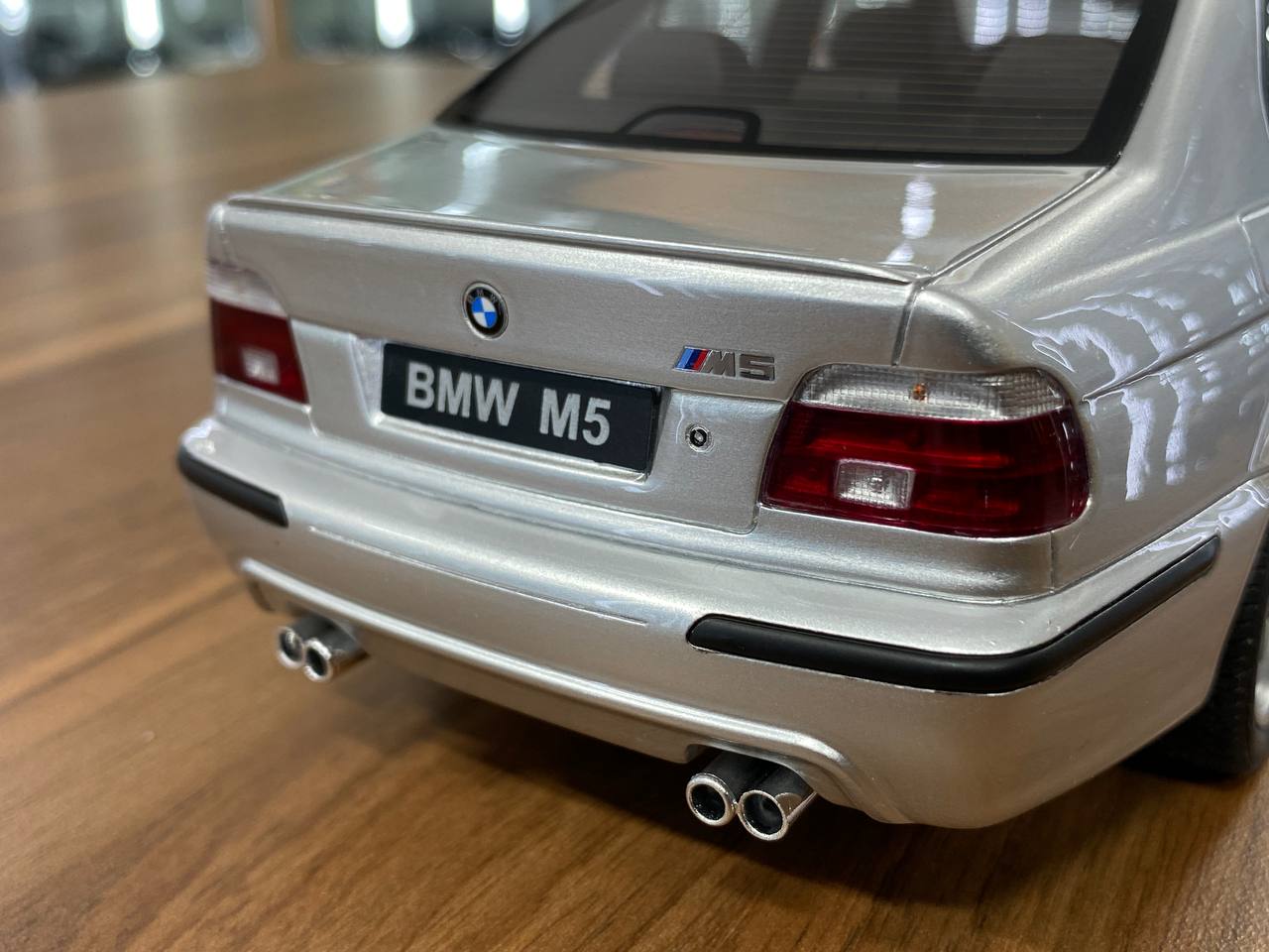 1/18 Resin BMW M5 E39 1998 - Silver by OttOMobile - Limited 4000 pcs