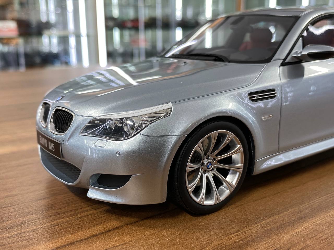 1/18 Resin BMW M5 E60 2008 - Silver by OttOMobile - Limited 4000 pcs