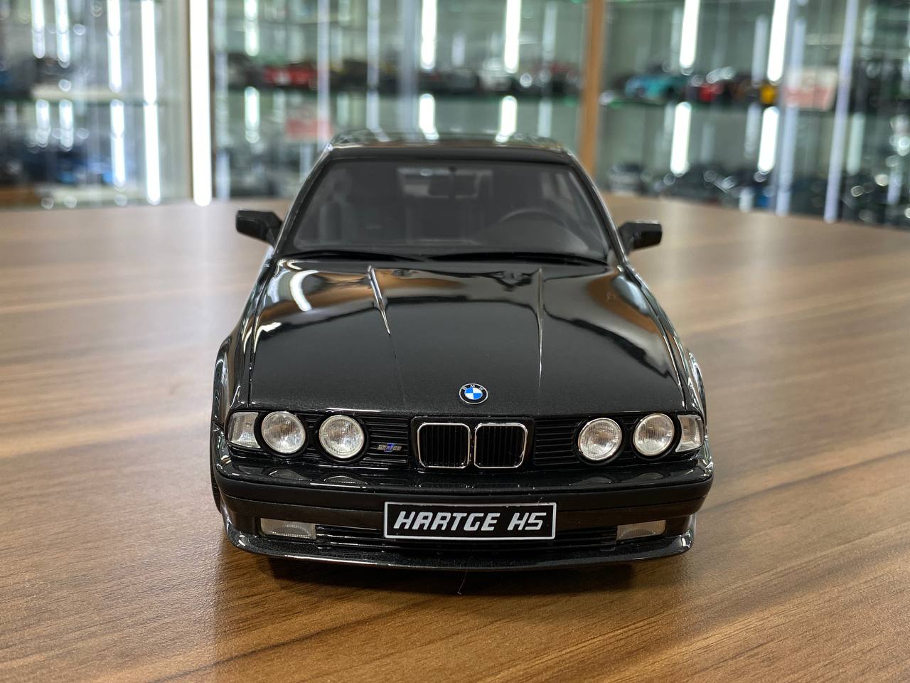 1/18 Resin BMW Hartge H5 V12 E34 Sedan - Black by OttOMobile - Limited 3000 pcs