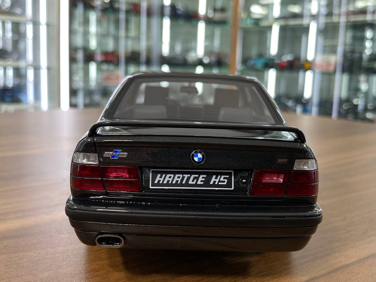 1/18 Resin BMW Hartge H5 V12 E34 Sedan - Black by OttOMobile - Limited 3000 pcs