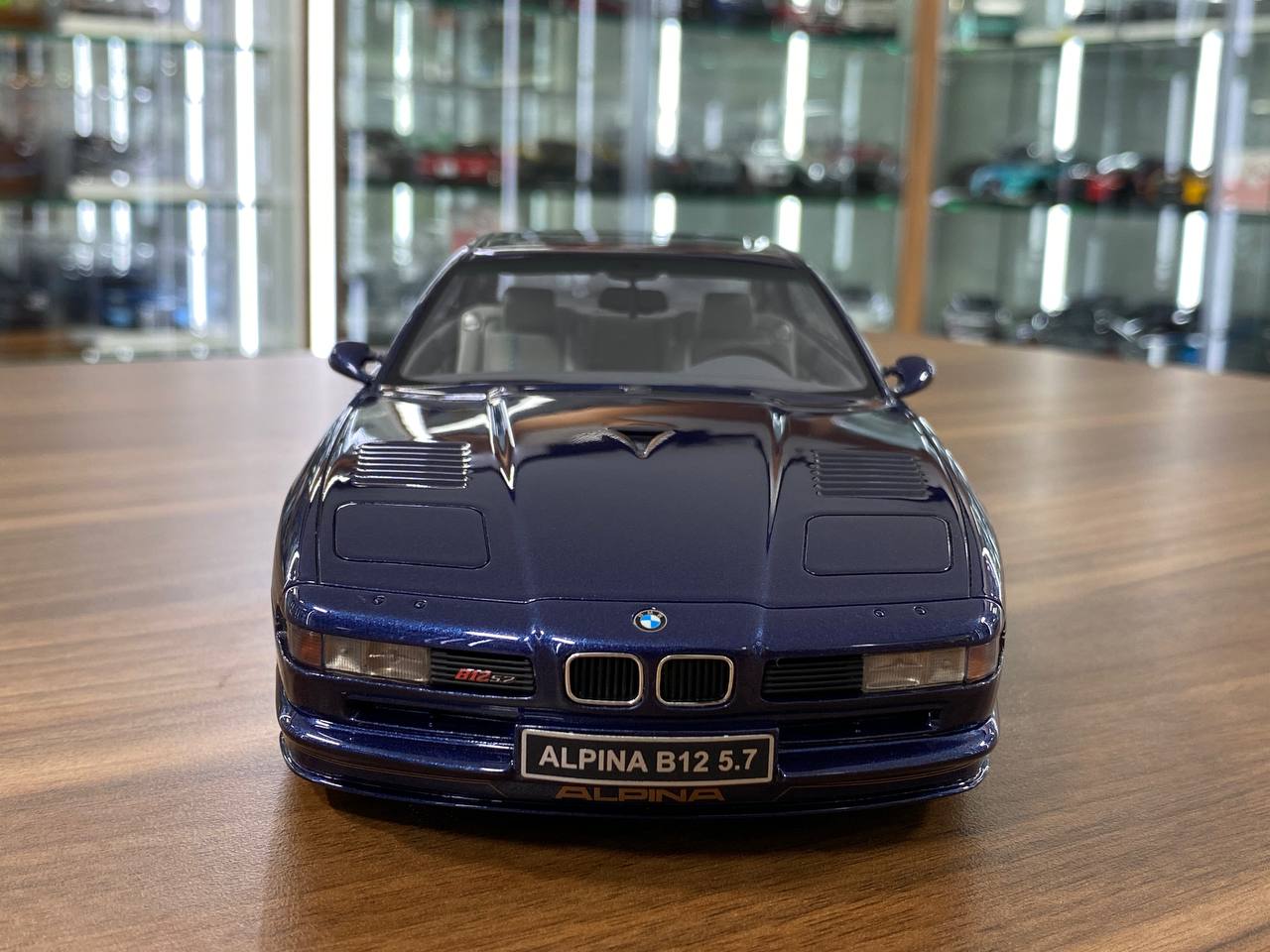 1/18 Resin BMW Alpina B12 5.7 (E31) 1996- Blue by OttOMobile - Limited 2000 pcs