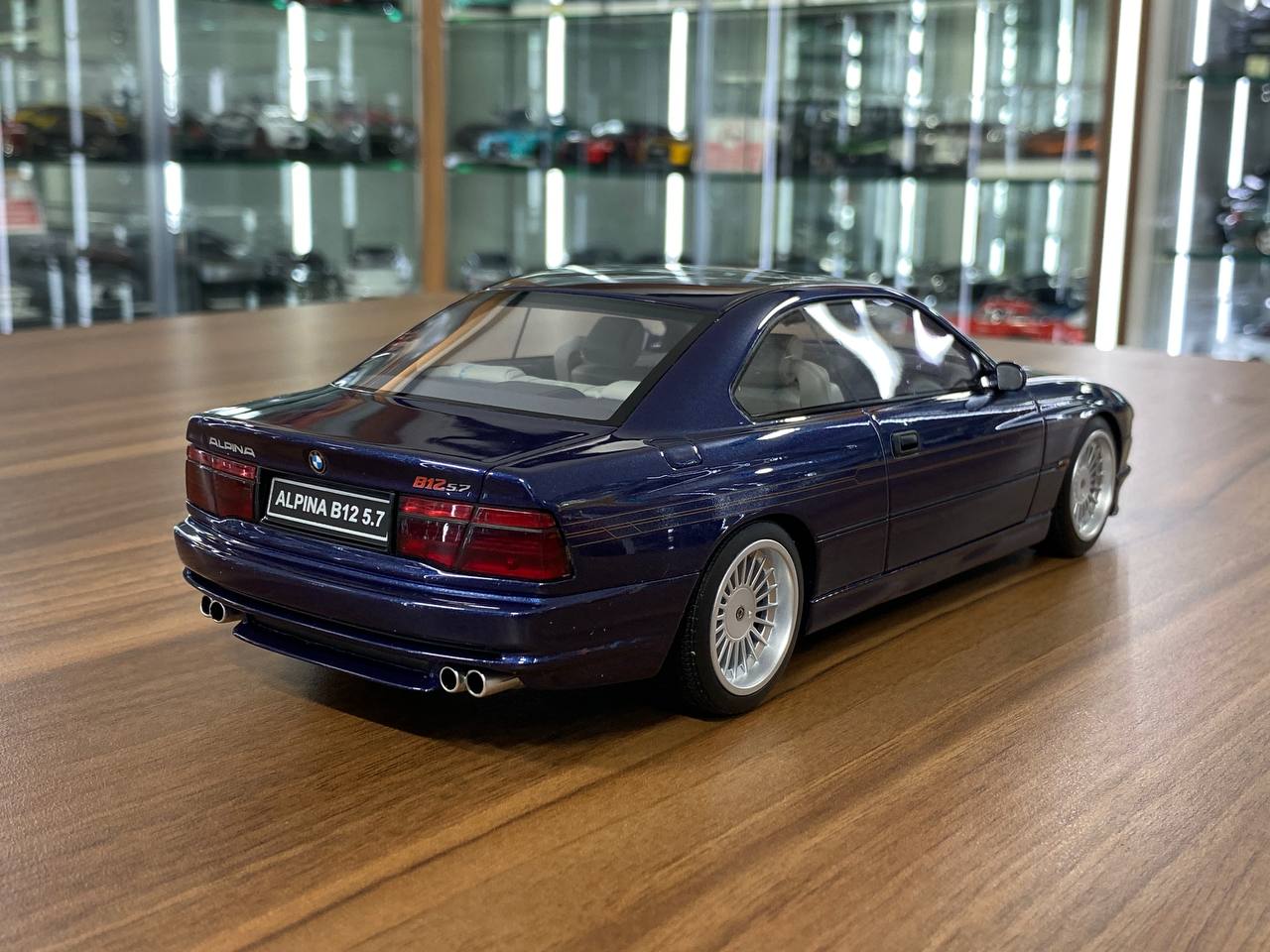1/18 Resin BMW Alpina B12 5.7 (E31) 1996- Blue by OttOMobile - Limited 2000 pcs