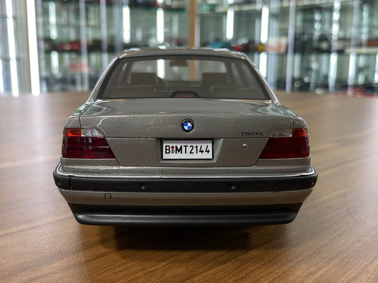 1/18 Resin BMW 750 IL E38 1995 - Silver by OttOMobile - Limited 3000 pcs