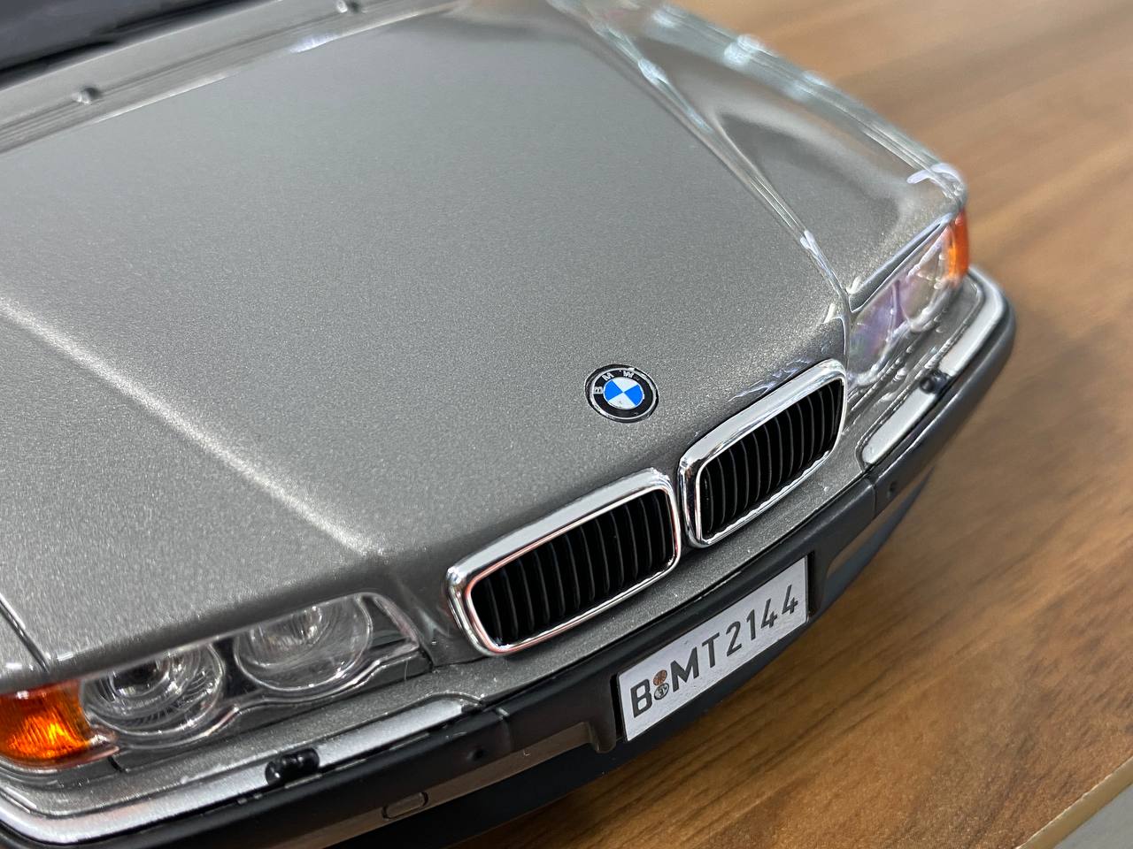 1/18 Resin BMW 750 IL E38 1995 - Silver by OttOMobile - Limited 3000 pcs