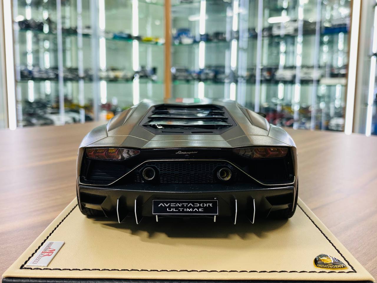 1/18 Resin Lamborghini Aventador Navy Green by MR Collection