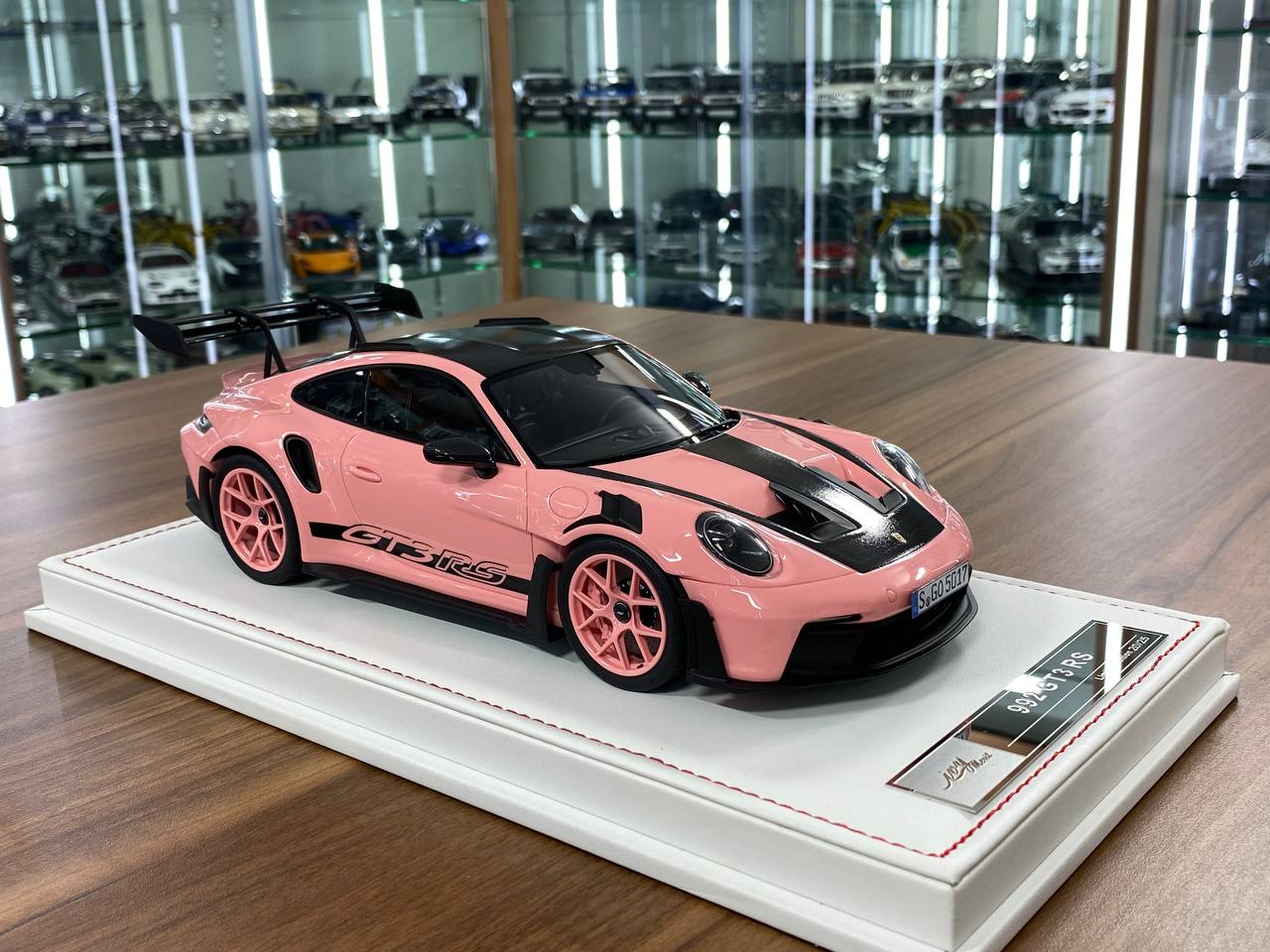 Autoart porsche 911 gt3 rsr cochon rose au 1/18 Autoart porsche 911 gt3 rsr cochon rose au 1/18