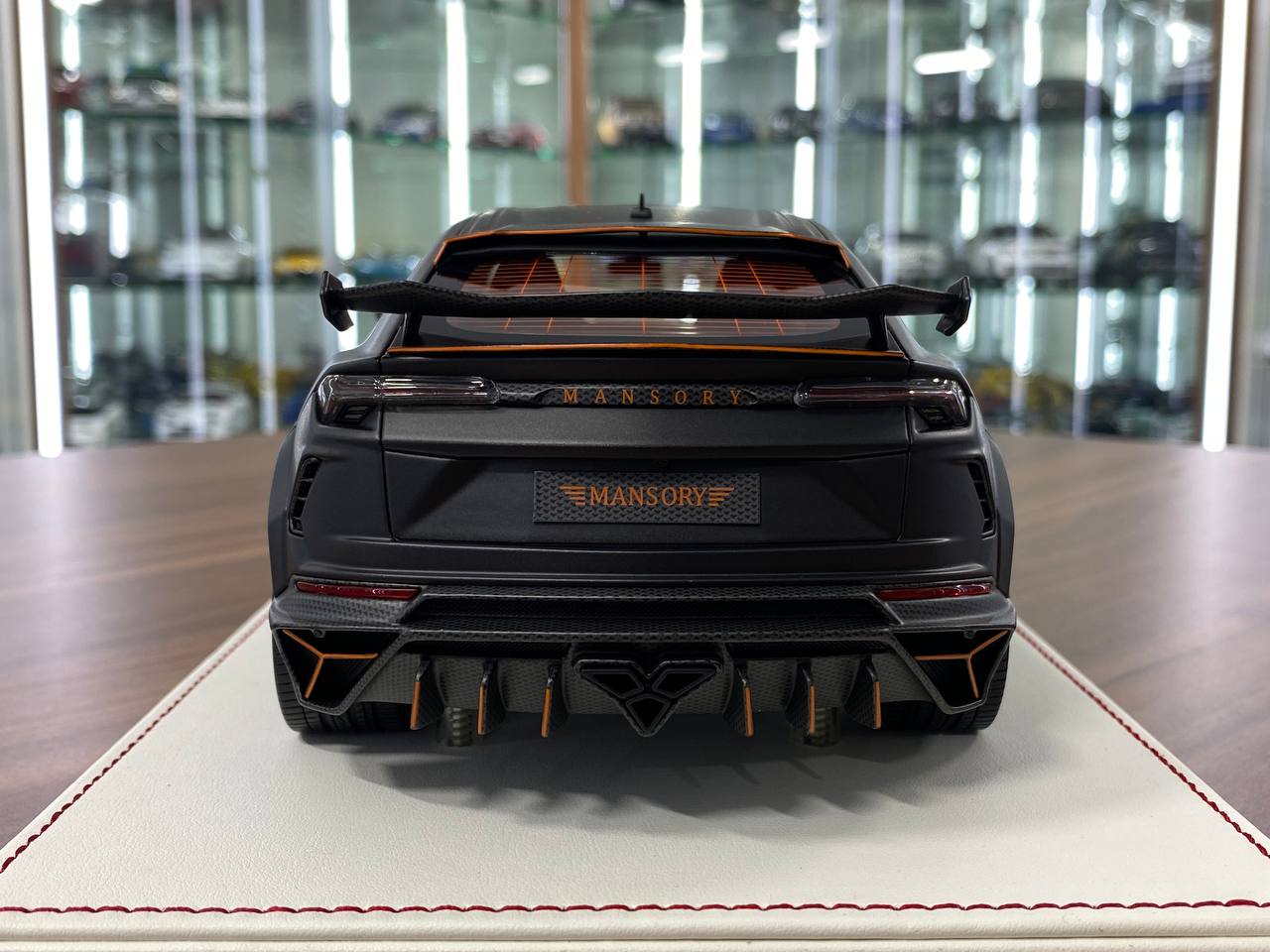 1:18 Resin Model - Davis & Giovanni Lamborghini URUS Mansory