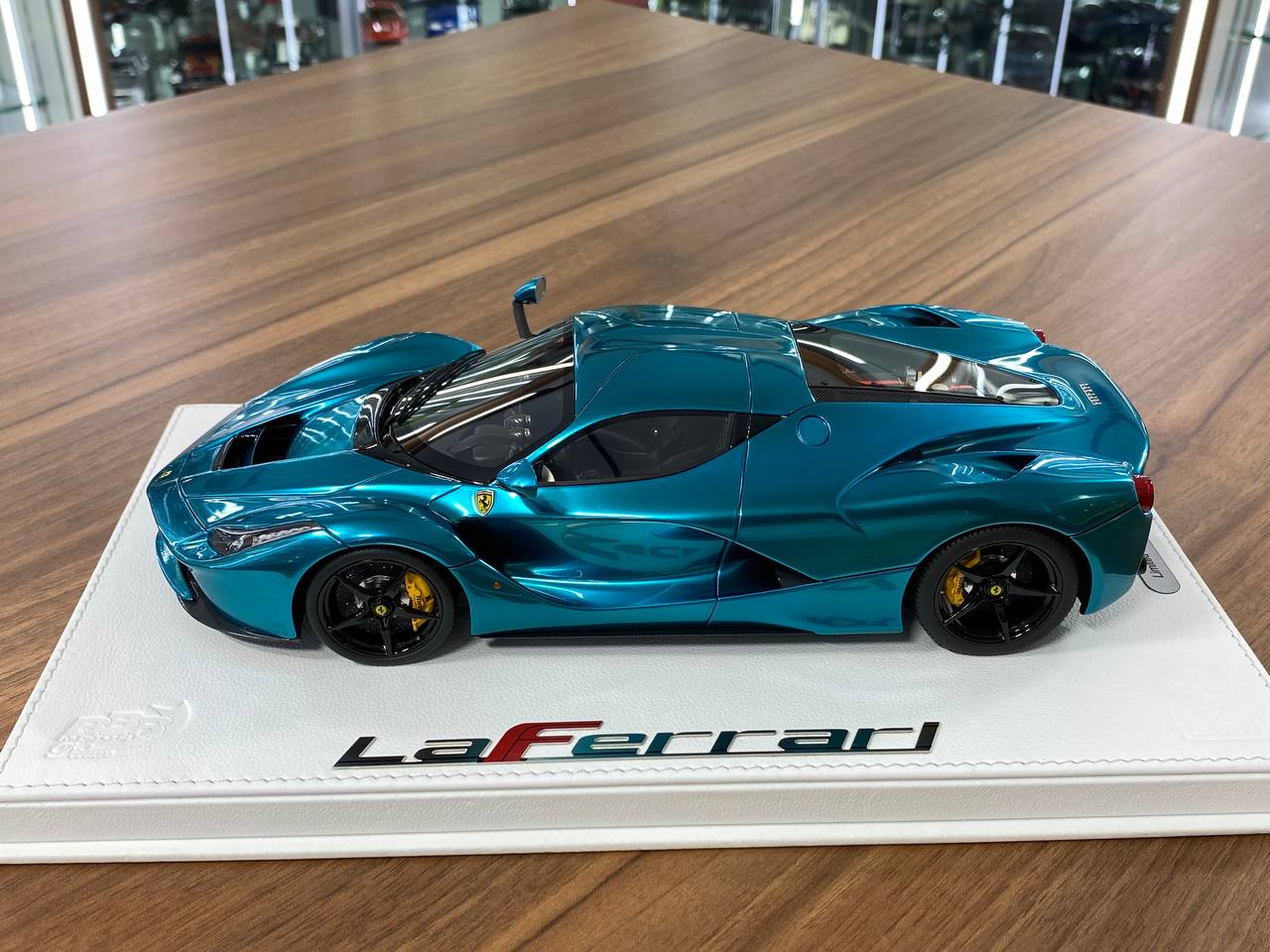 1:18 Resin Model – BBR Deluxe Ferrari LaFerrari – Chrome Blue – Limited to 10 pcs