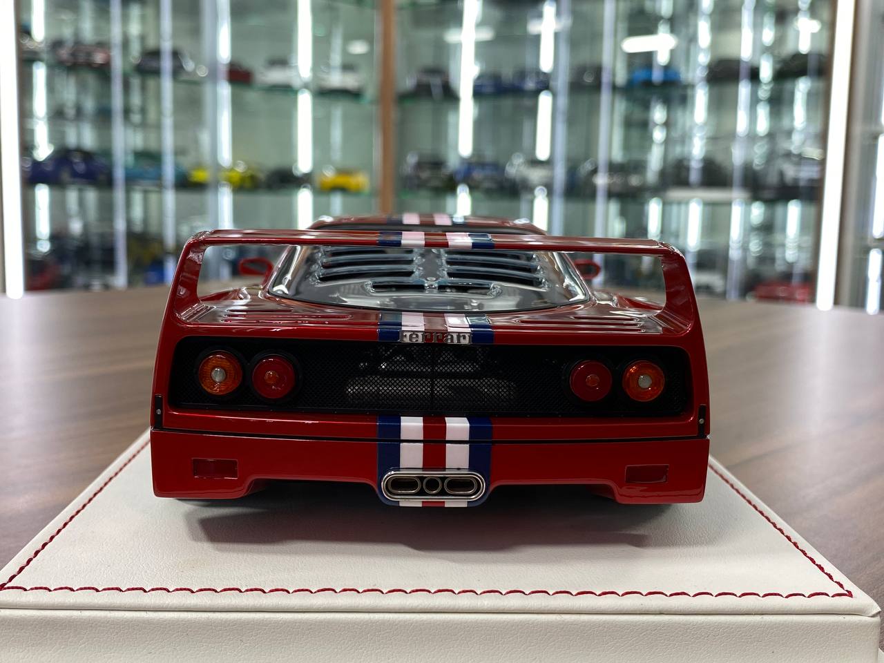 1:18 Resin Model – Davis & Giovanni Ferrari F40 Red Limited 1 of 1