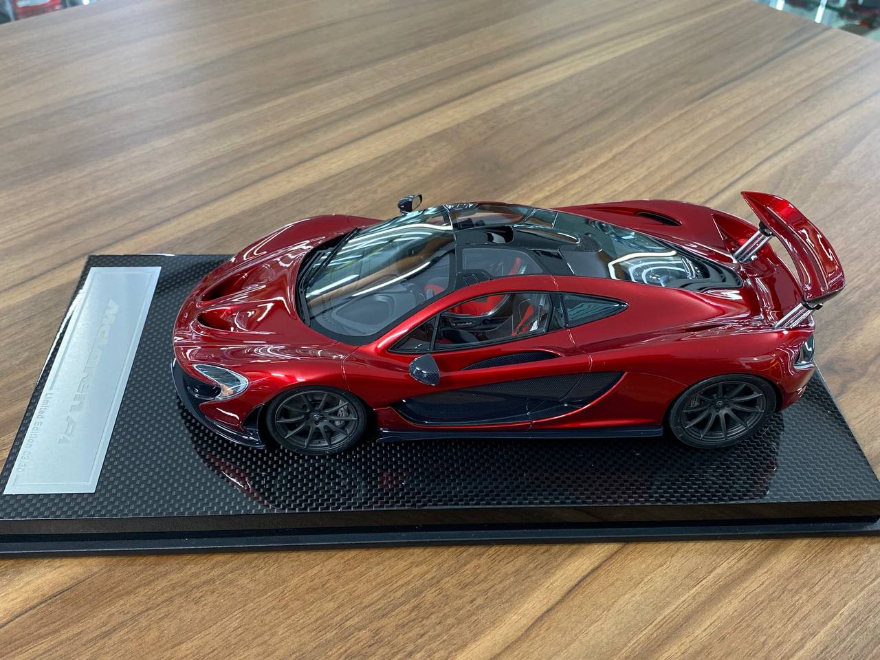 1/18 Resin – Dino McLaren P1 Volcano Red Limited- 30 pcs
