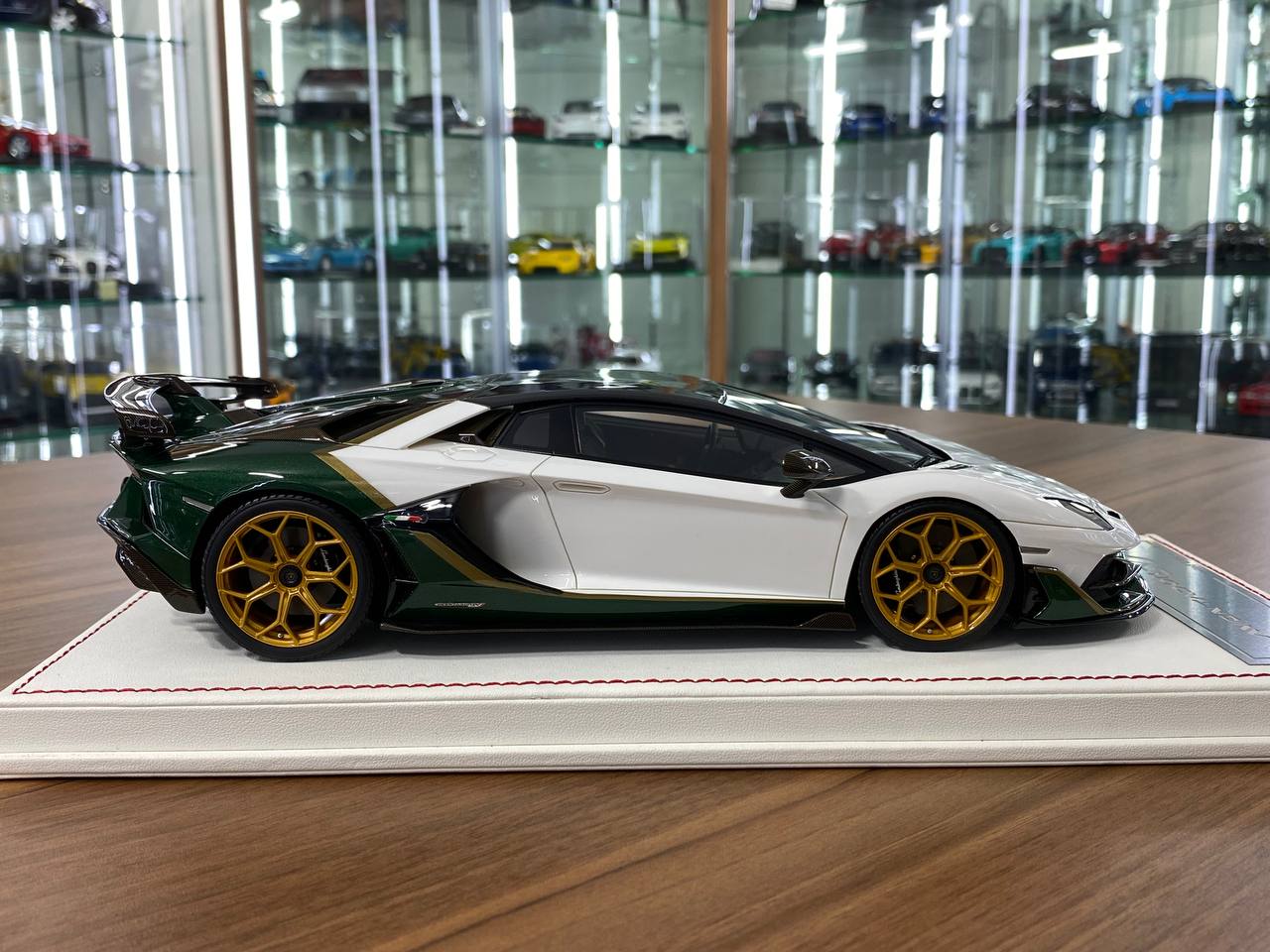 1/18 Resin – Dino Models Lamborghini AVENTADOR SVJ Limited 10 pcs Bianco Aether/Verde Hydra